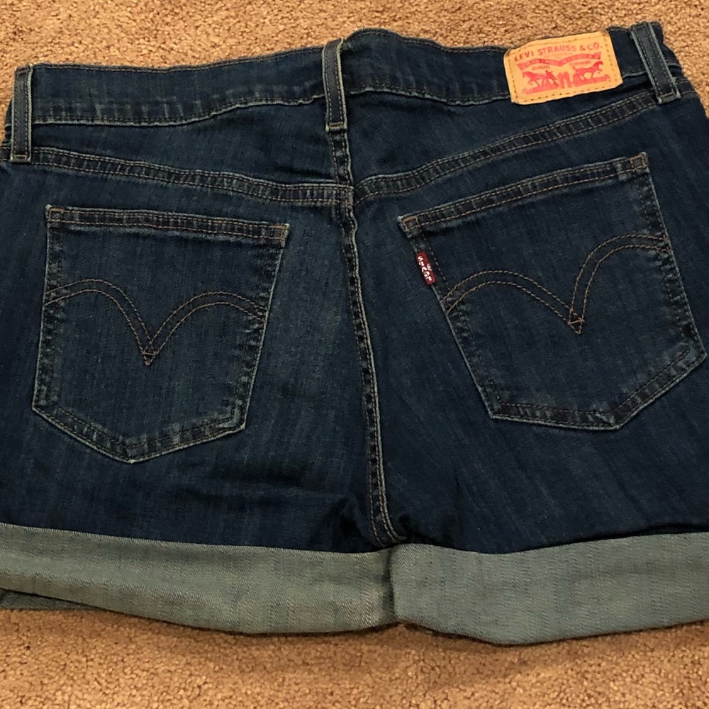 Levi’s Dark Wash Denim Shorts - Picture 3 of 5